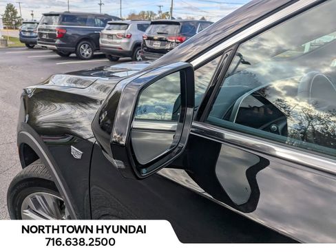 Used 2025 Cadillac XT4 Premium Luxury image 47