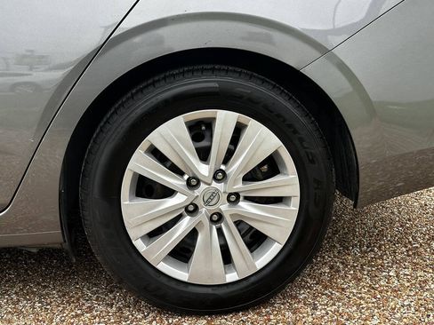 Used 2024 Nissan Sentra S FWD image 24