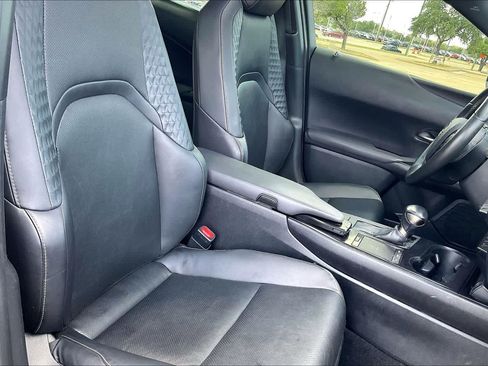 Used 2020 Lexus UX 200 w/ Premium Package FWD image 12