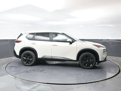 Used 2023 Nissan Rogue SV AWD/4WD image 4