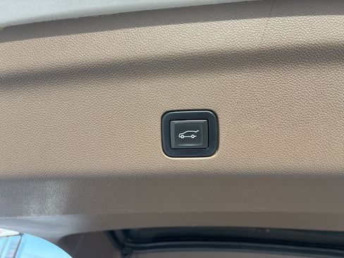 Used 2021 GMC Yukon Denali image 6