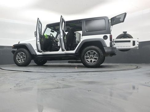 Used 2017 Jeep Wrangler Unlimited Rubicon image 53
