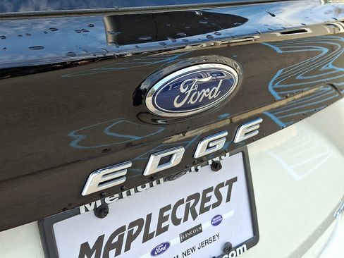 Certified 2023 Ford Edge Titanium AWD/4WD image 32