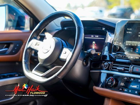 Used 2023 Nissan Pathfinder Platinum w/ Cargo Package image 14