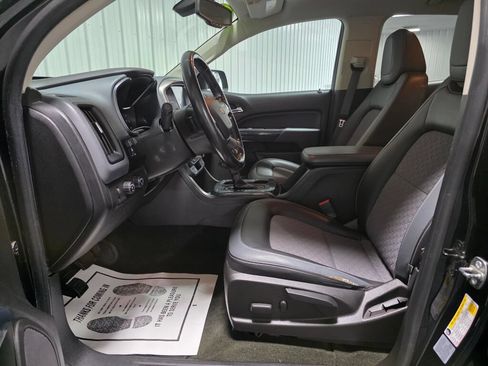 Used 2017 Chevrolet Colorado Z71 AWD/4WD image 9