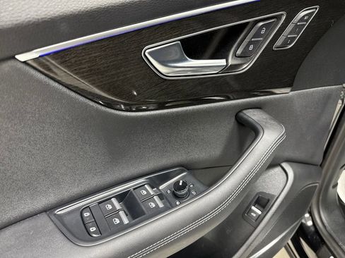 Used 2025 Audi Q8 Premium Plus image 19