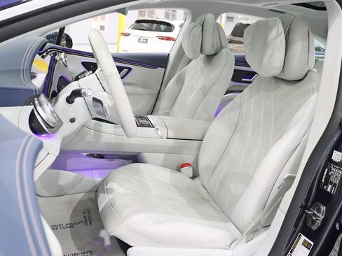 Used 2023 Mercedes-Benz EQS 580 4MATIC Sedan image 29