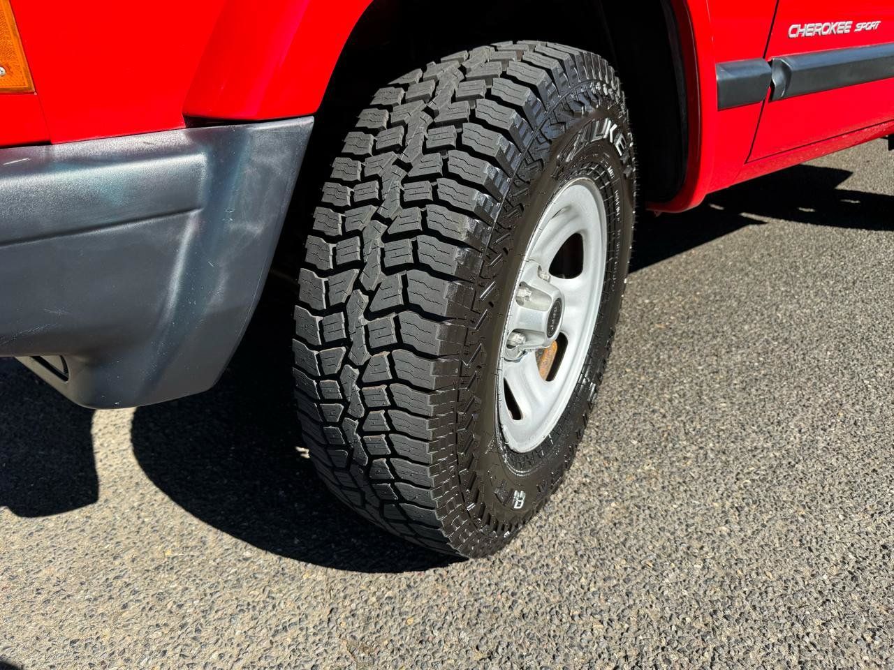 Used 2000 Jeep Cherokee Sport AWD/4WD image 28