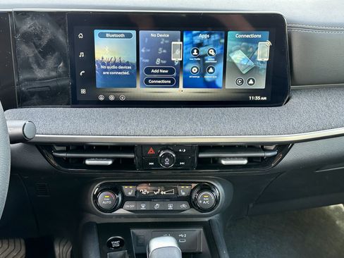 New 2026 Nissan Kicks SV image 4