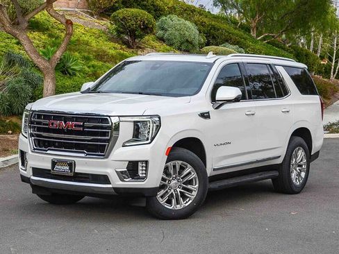 Used 2022 GMC Yukon SLT w/ SLT Premium Package image 1