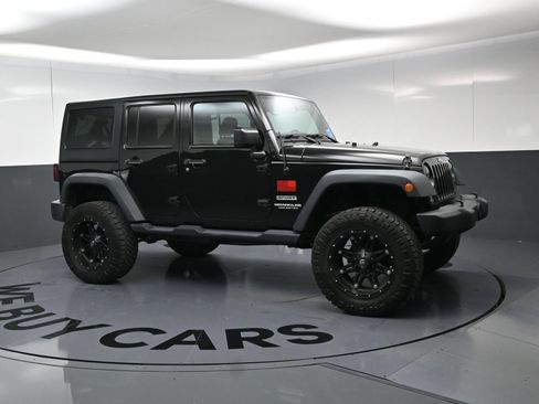 Used 2017 Jeep Wrangler Unlimited Sport w/ Quick Order Package 24S AWD/4WD image 2