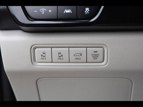 Used 2024 Kia Carnival SX image 11