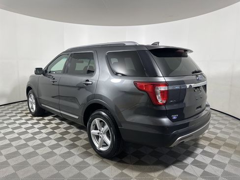 Used 2016 Ford Explorer XLT w/ Equipment Group 201A image 5