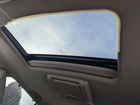 Used 2017 Honda Pilot Touring image 12