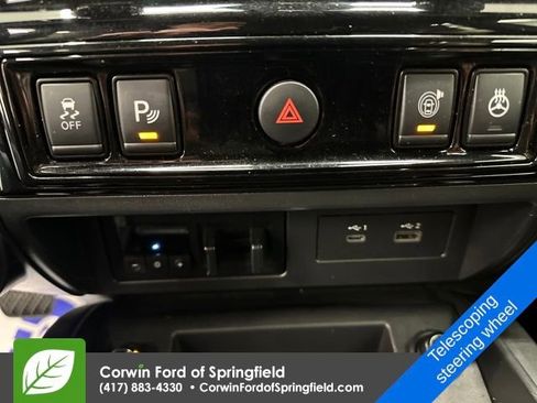 Used 2023 Nissan Titan PRO-4X w/ Pro-4x Convenience Package image 33