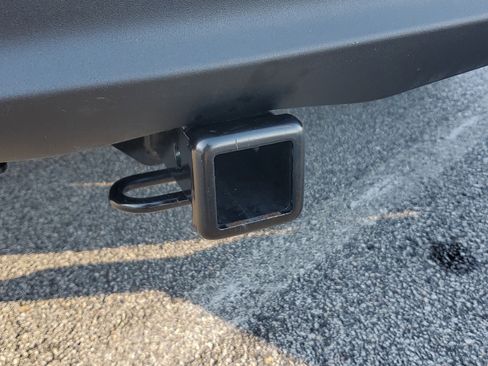 Certified 2023 Toyota Highlander XLE image 9