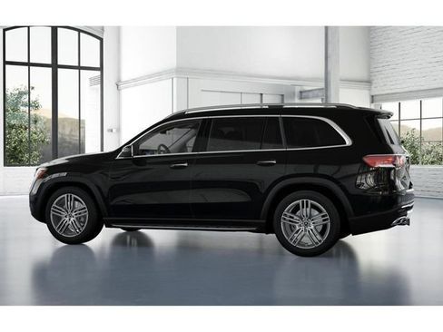 Certified 2026 Mercedes-Benz GLS 450 4MATIC image 32