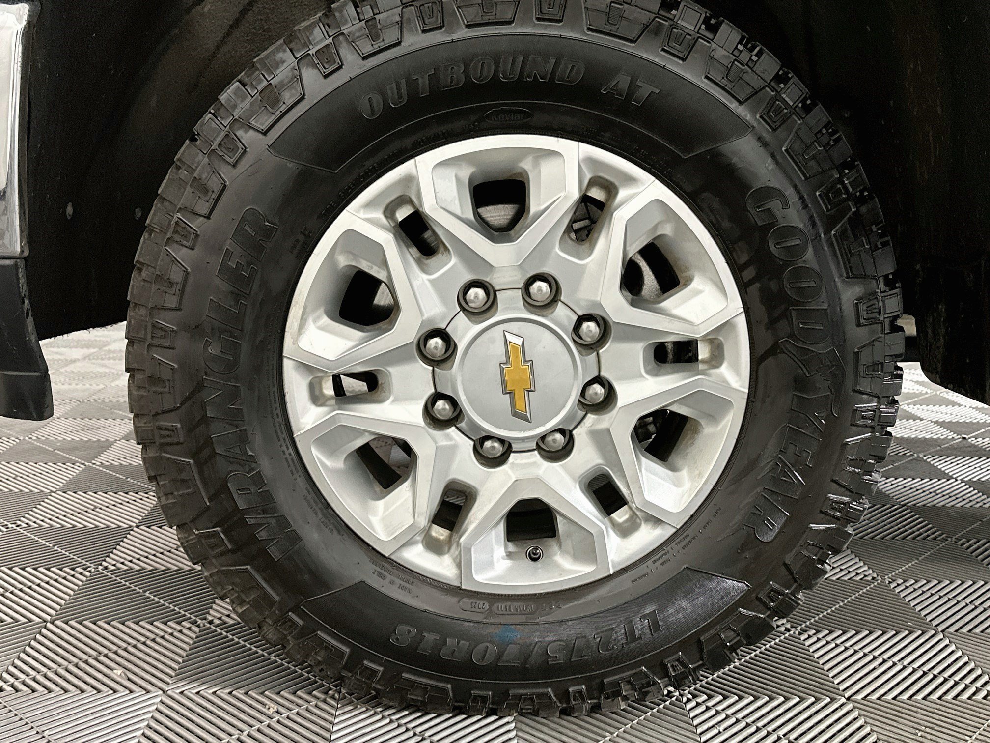 Used 2024 Chevrolet Silverado 2500 LT AWD/4WD image 34
