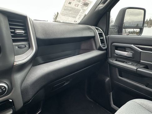 Used 2024 RAM 2500 Big Horn image 24