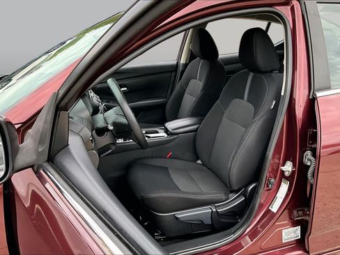 Used 2024 Nissan Sentra SV FWD image 8