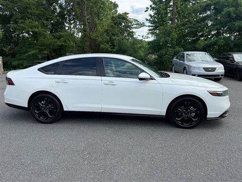 Used 2023 Honda Accord LX image 9