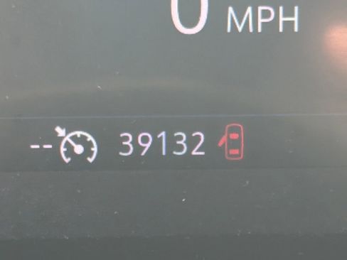 Used 2023 Buick Encore GX Preferred w/ Cold Weather Comfort Package FWD image 18