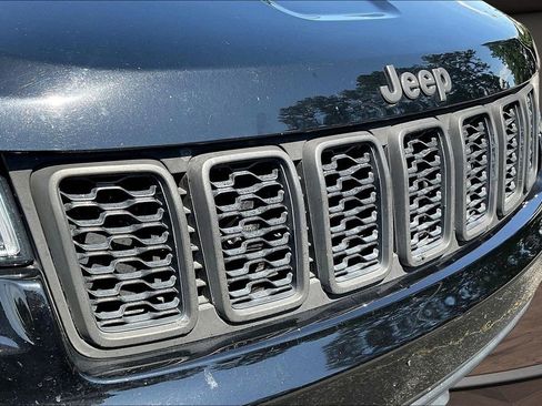 Used 2021 Jeep Grand Cherokee Laredo AWD/4WD image 35
