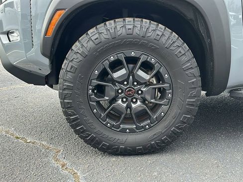 Used 2022 Nissan Frontier PRO-4X w/ Pro-4X Premium Package image 14