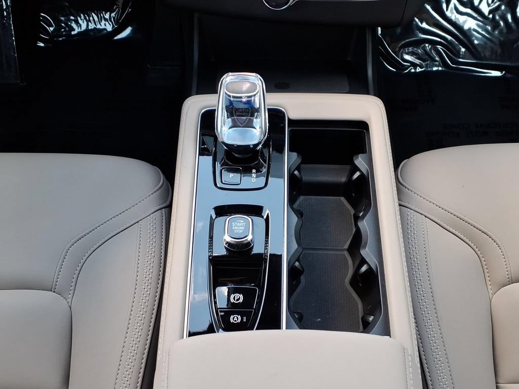 Certified 2026 Volvo XC90 B6 Plus AWD/4WD image 21