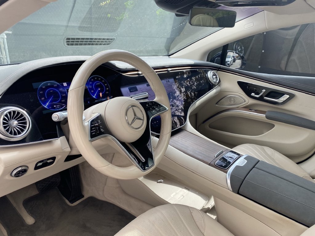 Certified 2022 Mercedes-Benz EQS 580 4MATIC Sedan image 2