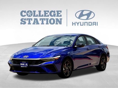Used 2026 Hyundai Elantra Sport w/ Cargo Package FWD image 6