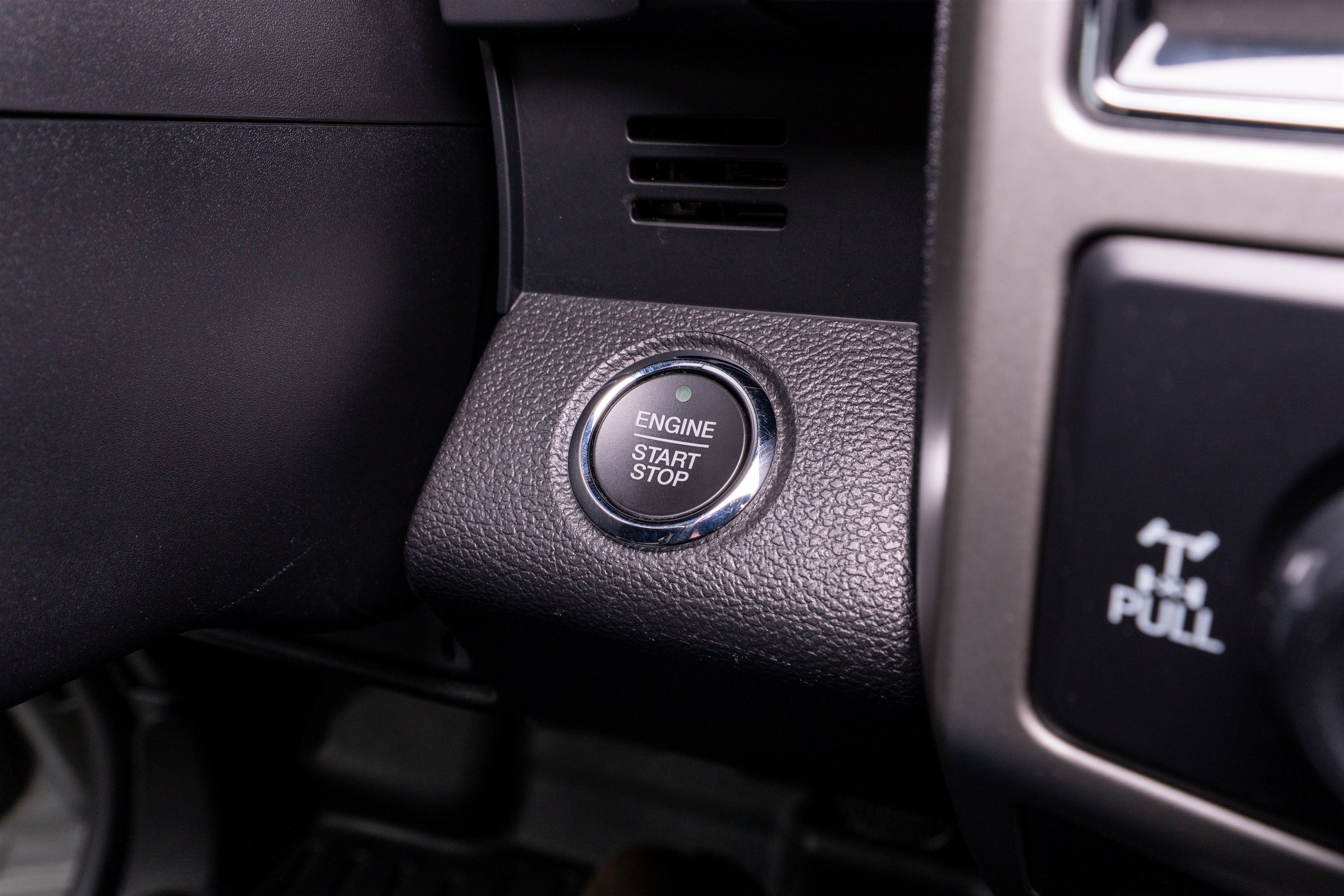 Used 2018 Ford F150 Lariat w/ Equipment Group 502A Luxury AWD/4WD image 39