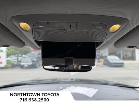 Used 2020 Nissan Pathfinder SV AWD/4WD image 18
