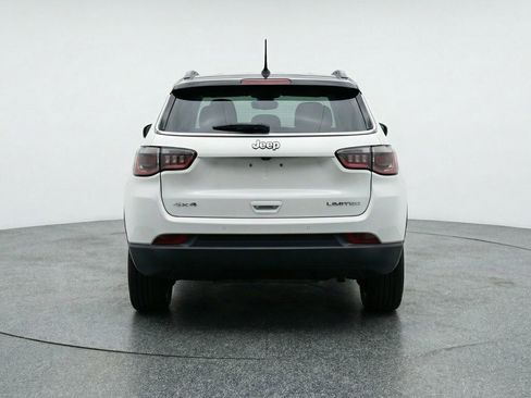 Used 2025 Jeep Compass Limited image 7