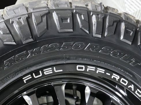 Used 2025 GMC Sierra 2500 SLT w/ SLT Premium Package image 49