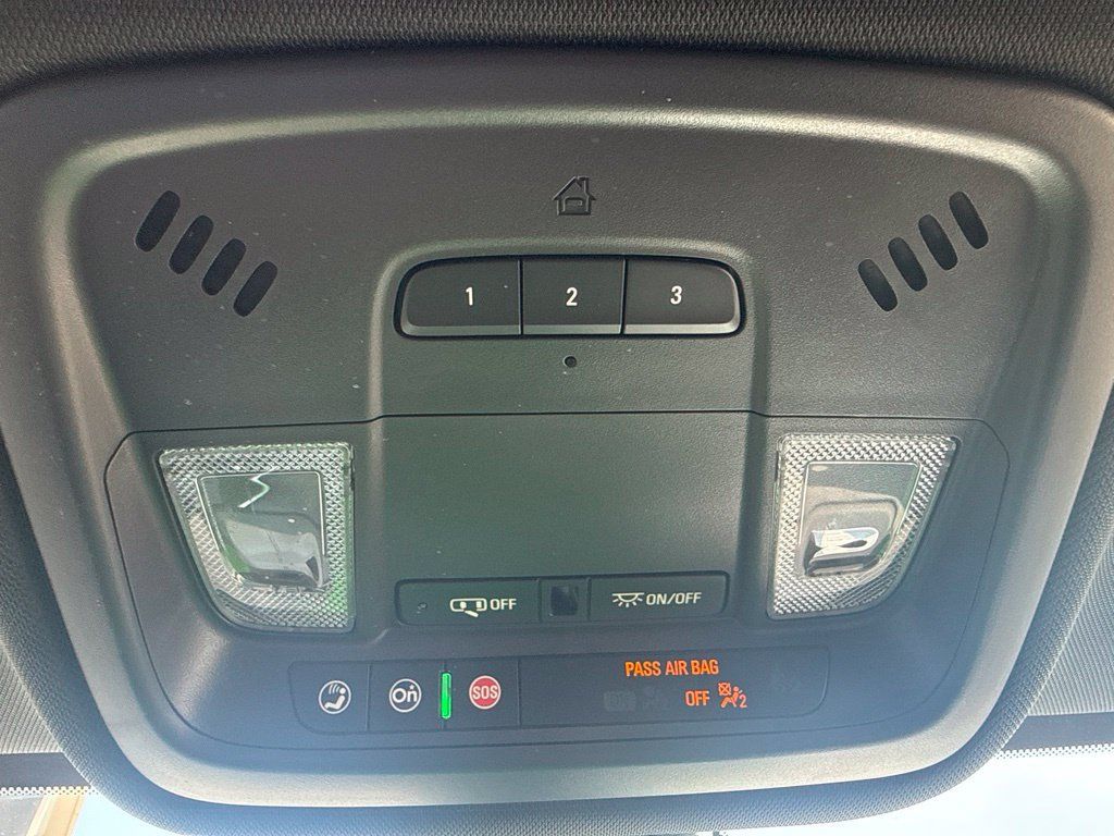 Used 2023 Chevrolet Traverse LT FWD image 36