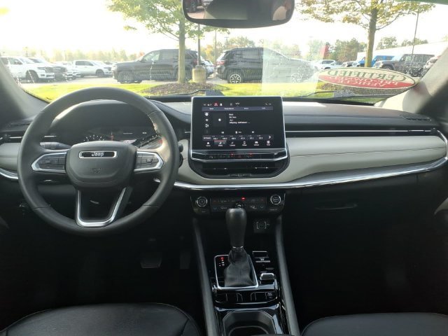 Certified 2024 Jeep Compass Limited AWD/4WD image 11