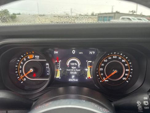 Used 2025 Jeep Wrangler Unlimited Sahara AWD/4WD image 18
