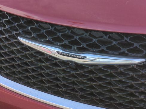 New 2026 Chrysler Pacifica Pinnacle image 23