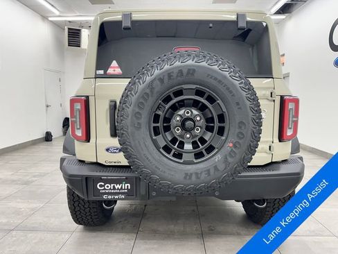 New 2026 Ford Bronco Badlands w/ Sasquatch Package AWD/4WD image 4
