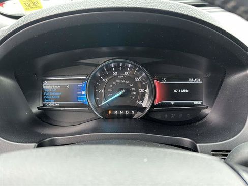 Used 2017 Ford Explorer XLT w/ Equipment Group 202A AWD/4WD image 17