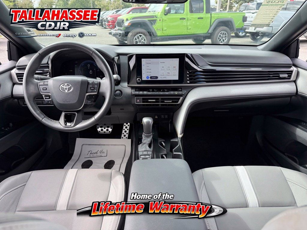 Used 2025 Toyota Camry SE w/ Convenience Package FWD image 32