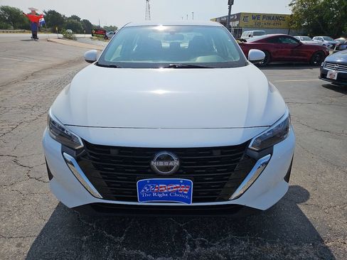 Used 2024 Nissan Sentra SV FWD image 3