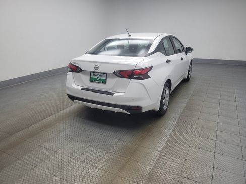 Used 2022 Nissan Versa S FWD image 9