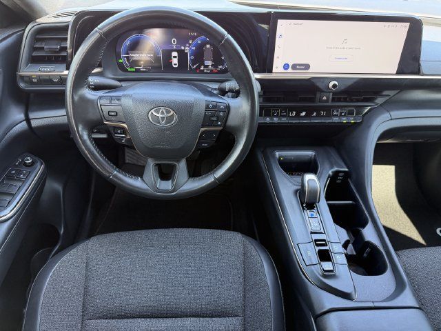 Used 2023 Toyota Crown AWD/4WD image 10