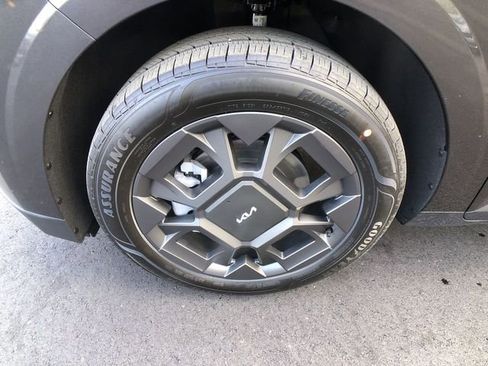 New 2026 Kia Carnival EX image 10