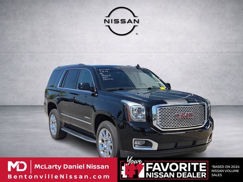 Used 2017 GMC Yukon Denali image 1