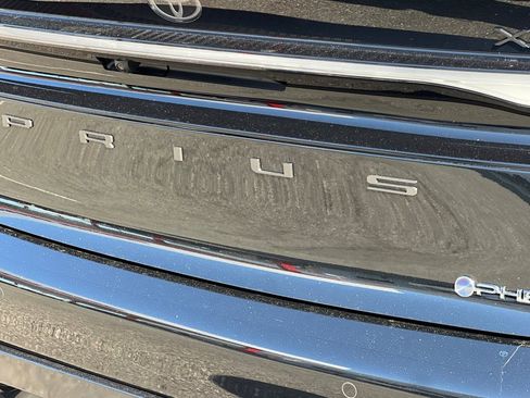 New 2026 Toyota Prius Plug-In Hybrid FWD image 32