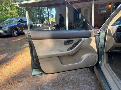 Used 2000 Subaru Outback Wagon AWD/4WD image 17