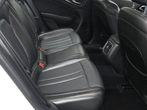 Used 2017 Chrysler 200 Limited Platinum w/ Comfort & Convenience Group FWD image 10